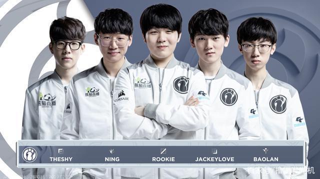 并在比赛中 并在比赛中